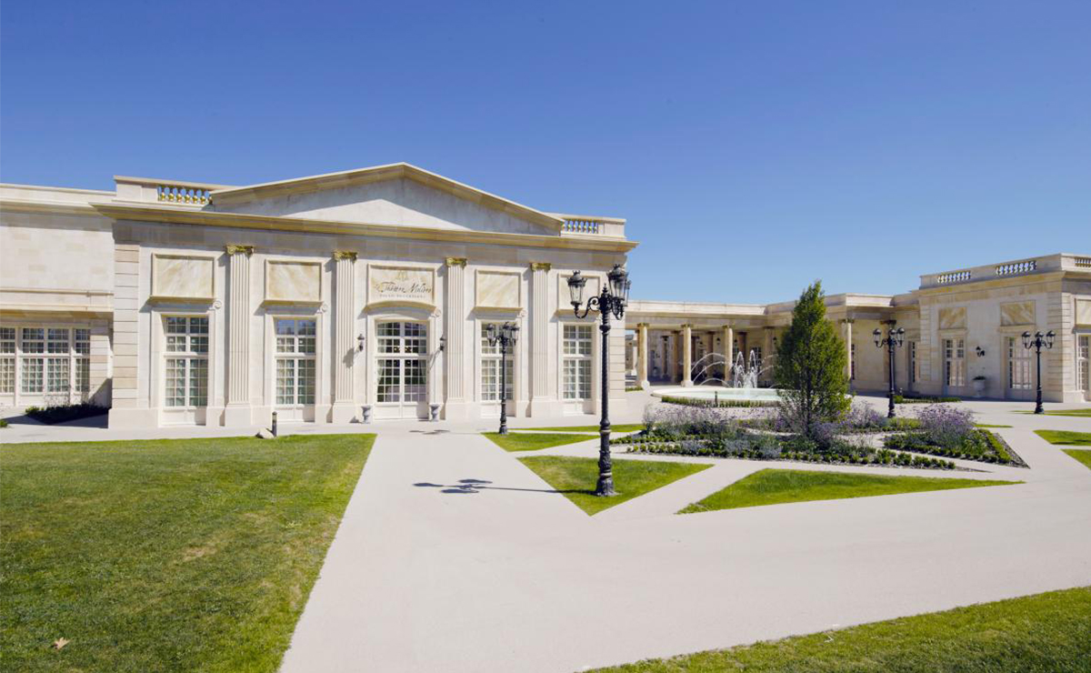  « Le Théâtre Molière »: le Palais des Congrès du Puy du Fou